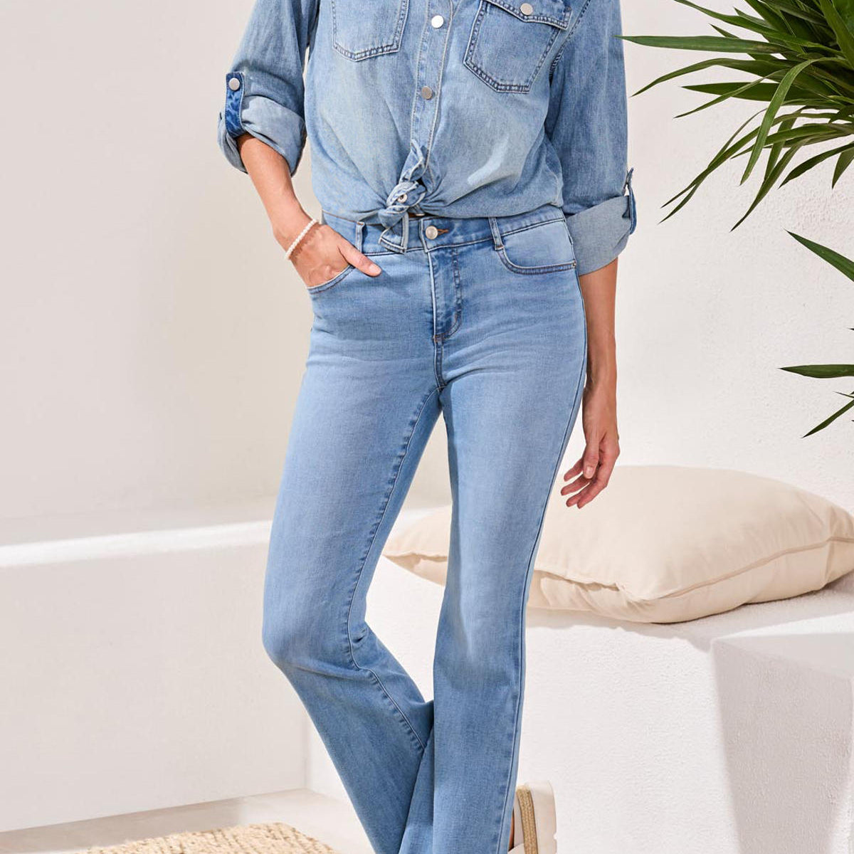 Audrey Hugging Flare Jeans